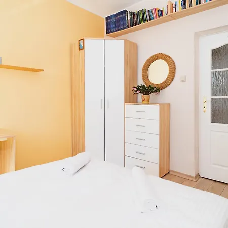 Apartament Totu Abrahama 72 *